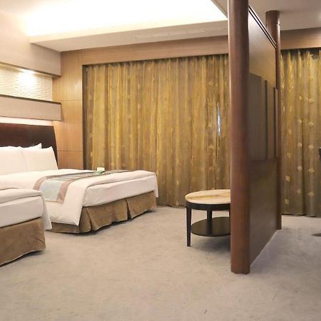Ho Fong Business Stay Fengyuan Buitenkant foto