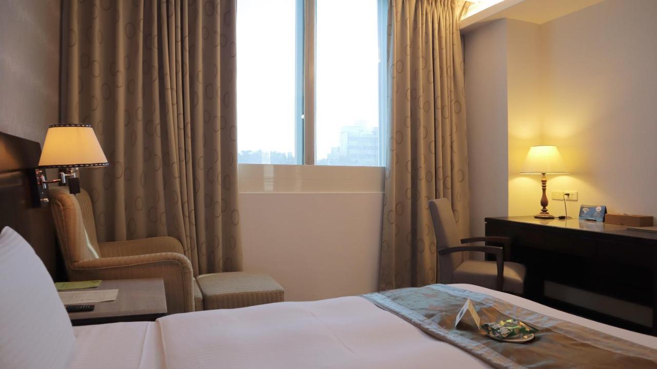 Ho Fong Business Stay Fengyuan Buitenkant foto