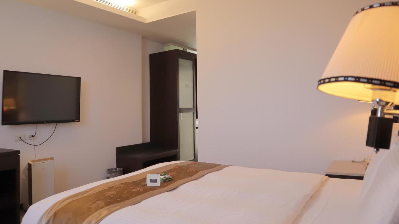 Ho Fong Business Stay Fengyuan Buitenkant foto