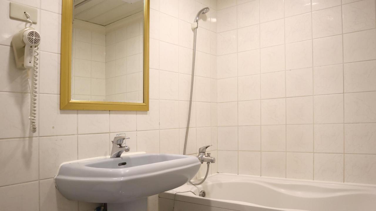 Ho Fong Business Stay Fengyuan Buitenkant foto