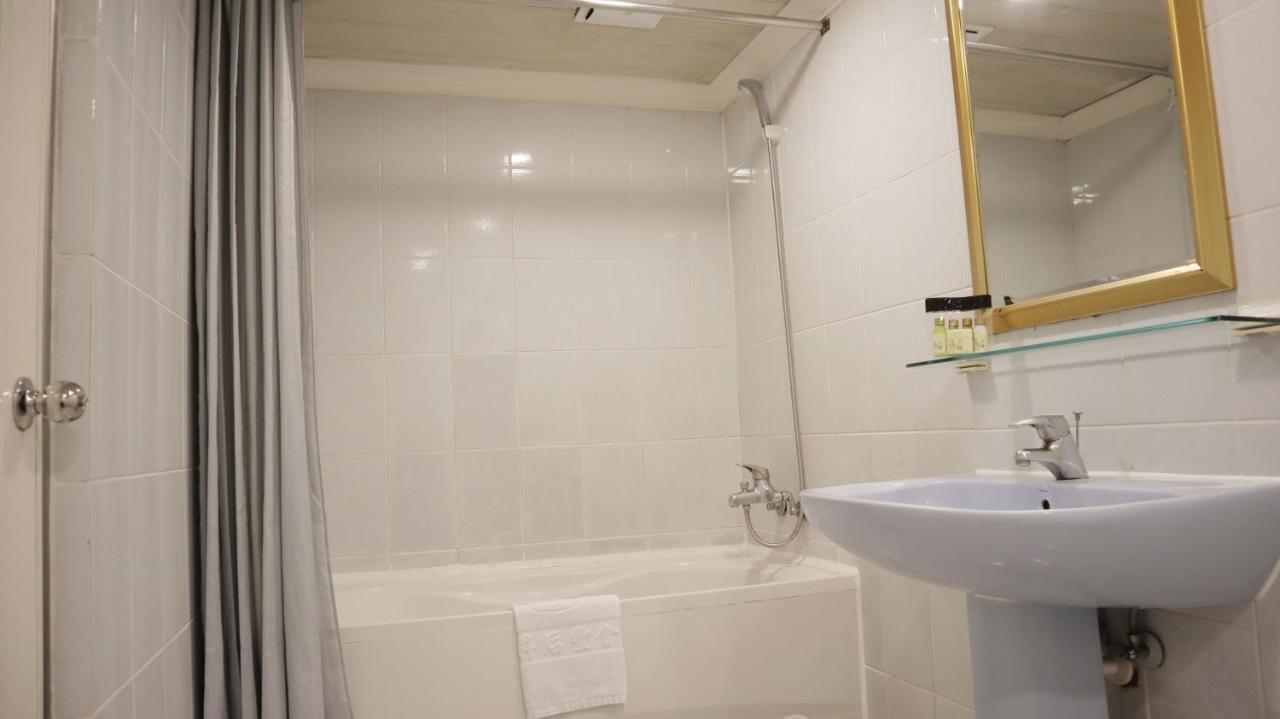 Ho Fong Business Stay Fengyuan Buitenkant foto