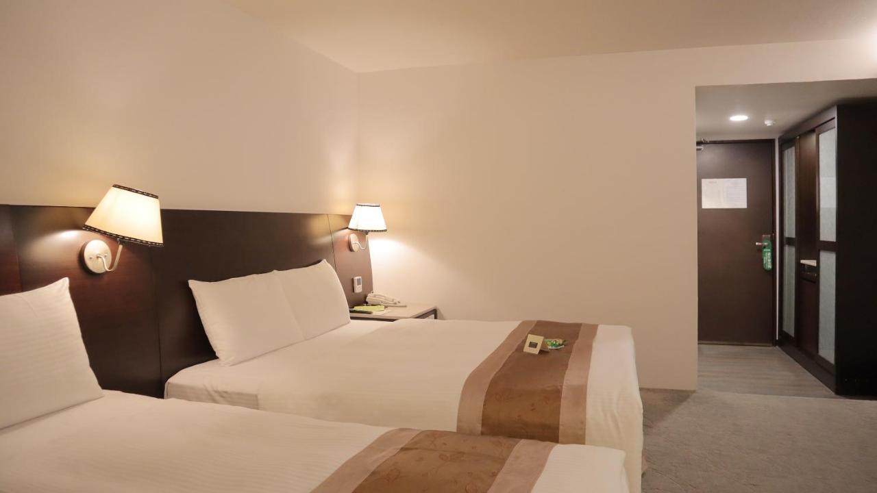 Ho Fong Business Stay Fengyuan Buitenkant foto